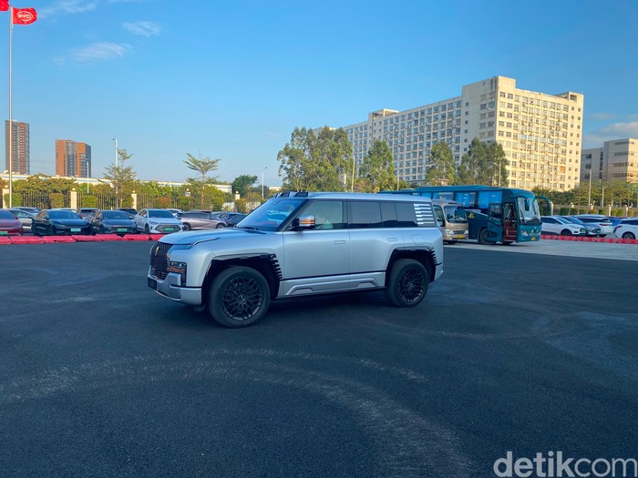 Canggih! Mobil Ini Bisa Balik Kanan di Tempat & Ngambang di Air