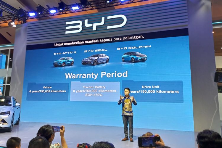 BYD Rilis Harga Mobil Listriknya di IIMS 2024, Dimulai dari Rp 425 Juta