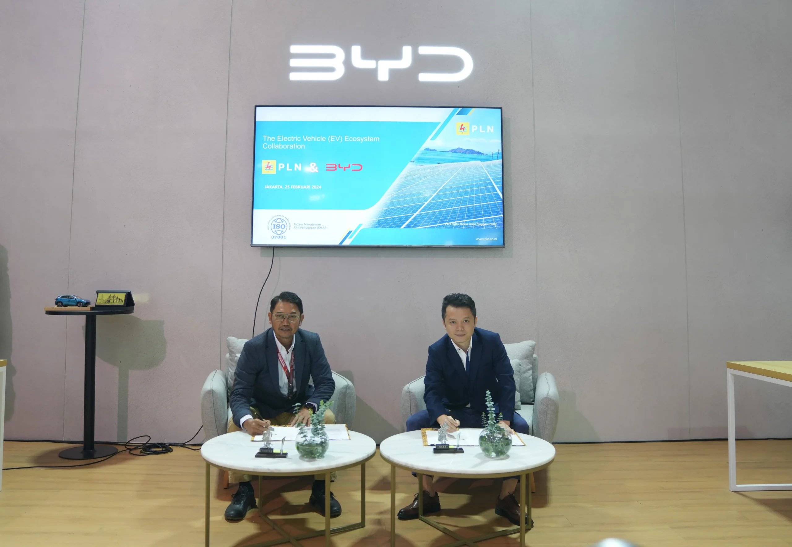 BYD dan PLN Jalin Kerjasama Melalui MoU untuk Menguatkan Ekosistem Energi Baru dan Pengembangan Infrastruktur Kendaraan Listrik Berbasis Baterai