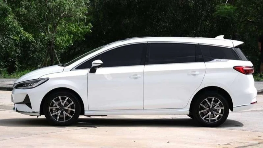 BYD M6 Mobil Listrik Siap 'Menantang' GIIAS 2024!