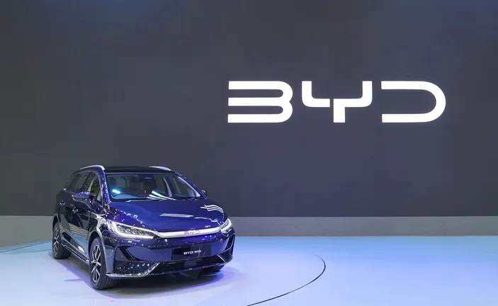 BYD Memukau di GIIAS 2024: M6, Dolphin, dan Seagull, Mobil Listrik Terbaru untuk Indonesia!