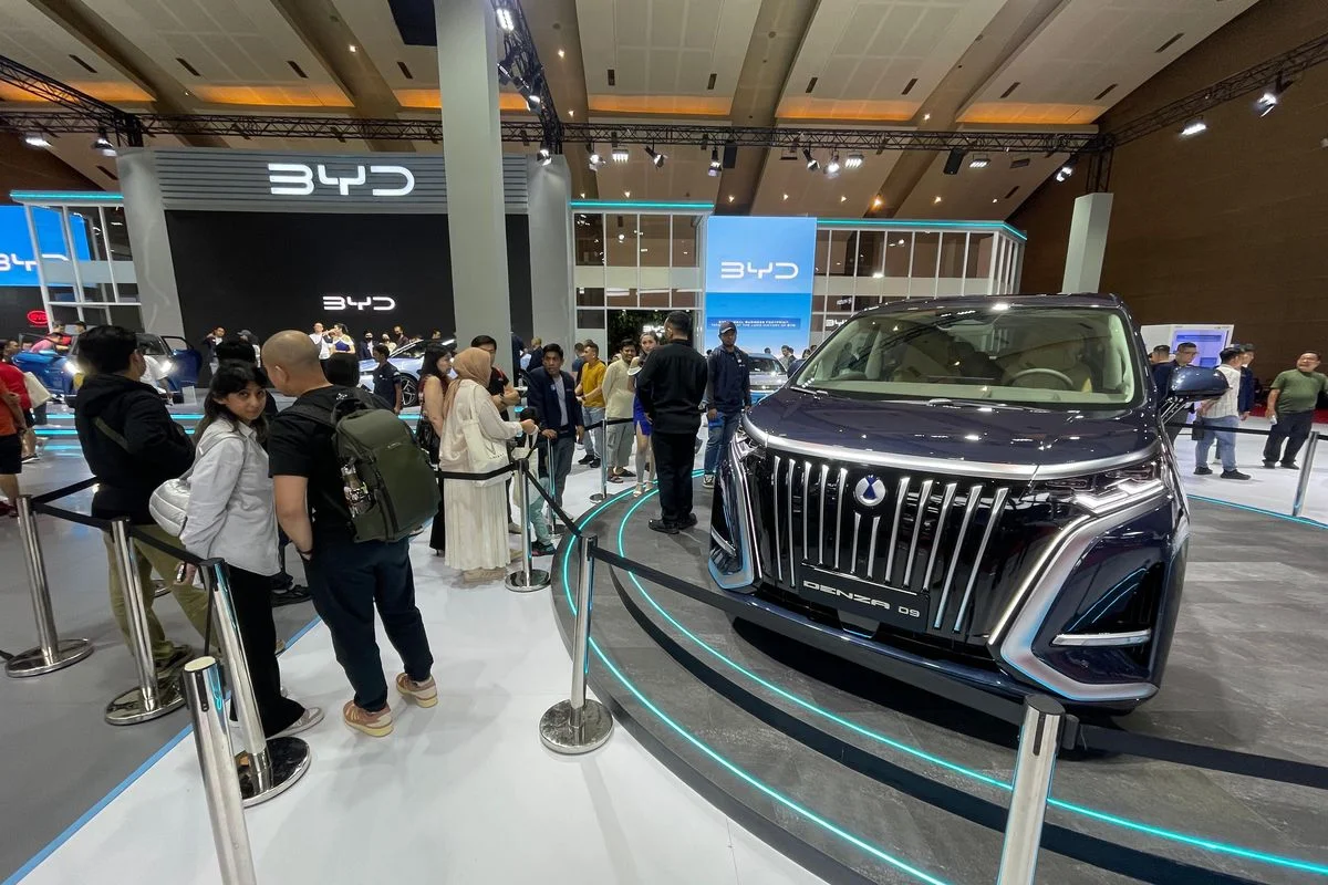 BYD Siapkan Mobil Baru di GIIAS 2024, Denza dan M6