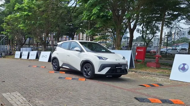 Tampilan Elegan BYD Atto 1 Jadi Sorotan Utama GIIAS 2025